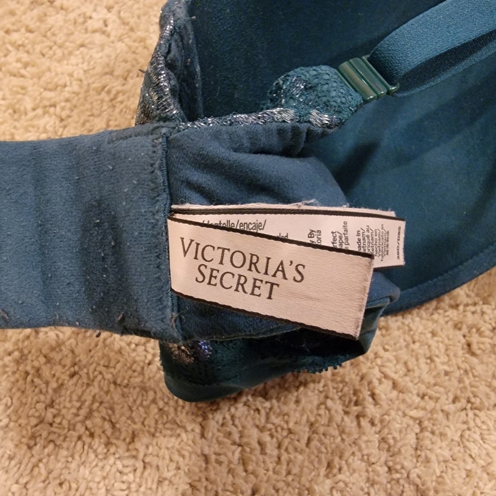 Victoria's Secret Elegant Underwire Padded Lace Teal & Silver Bra - Picture 3 of 8